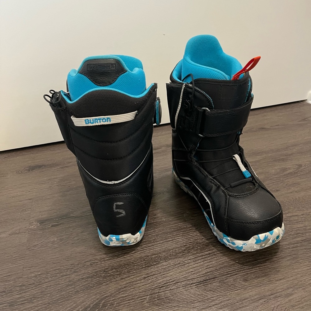 US 5 Burton Snowboard Boots